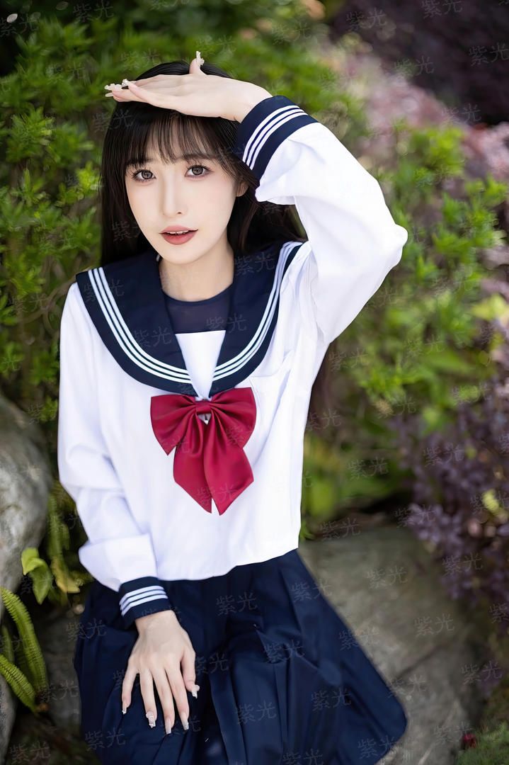 四足九尾白狐